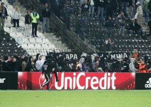 Η εισβολή των οπαδών του ΠΑΟΚ με VIDEO από την εξέδρα