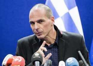 Στο αρχείο το ‘plan B’ για παράλληλο νόμισμα και χακάρισμα ΑΦΜ πολιτών