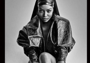 Naomi Campbell: «Βομβαρδίζει» το Instagram με γυμνές της φωτογραφίες
