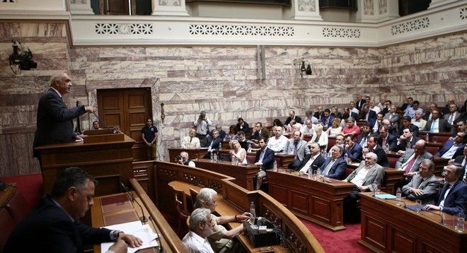 Μειμαράκης: ‘ο Βαρουφάκης είπε: Ντάρλινγκ, έκλεισα τις τράπεζες !’