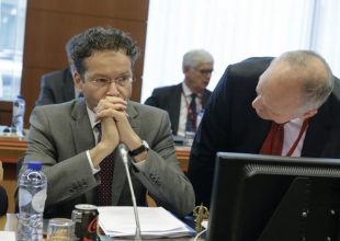 Ο Ντάισελμπλουμ “παγώνει” τη συζήτηση για το χρέος για 15 χρόνια
