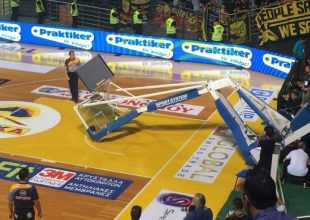Ξερίζωσε την μπασκέτα ο Χάγκινς (pic + vid)