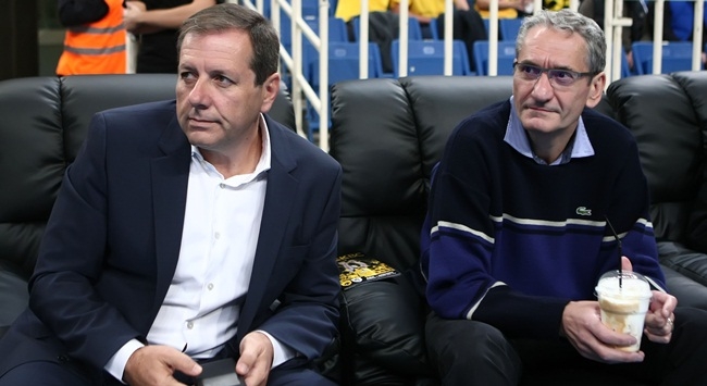 Με τον πρόεδρο του ΟΠΑΠ είδε το ματς ο Αγγελόπουλος