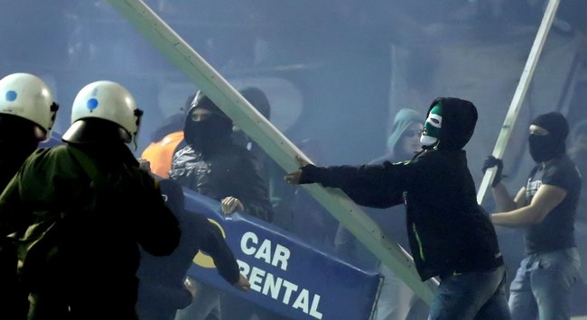 «Από τη Θύρα 14, μπήκαν τα πολεμοφόδια»