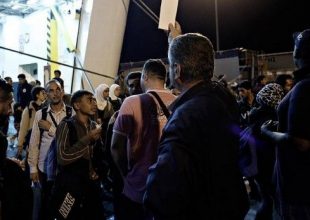 Χιλιάδες πρόσφυγες εγκλωβισμένοι στα νησιά, λόγω της απεργίας της ΠΝΟ