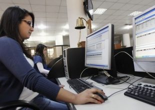 Οριακές αυξήσεις στο 55% των δημοσίων υπαλλήλων