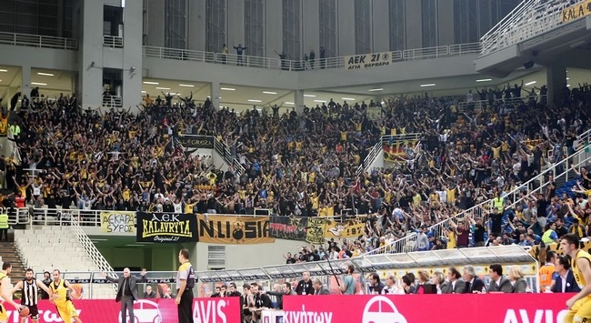 Κιτρινίζει η Κλαϊπέντα!
