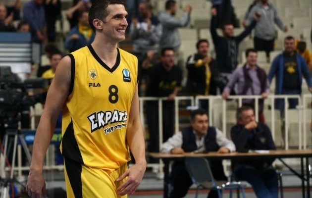 Γλίτωσε τα χειρότερα ο Μιλόσεβιτς
