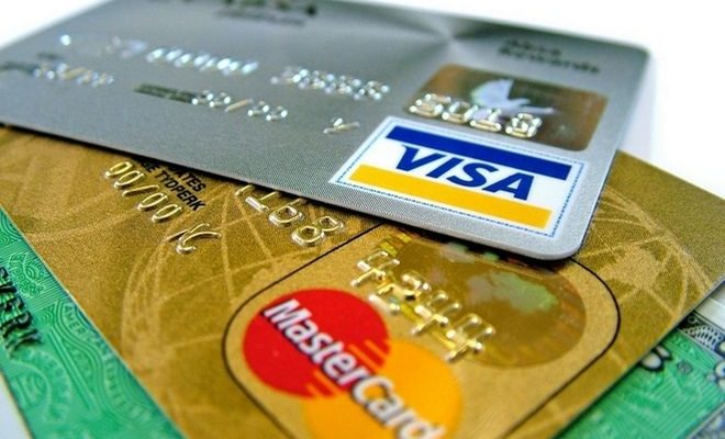 Παγώνει το σχέδιο επέκτασης της χρήσης πιστωτικών καρτών