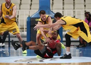 «Αντίο» με ήττα για τον Κούπερ