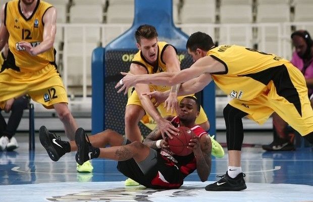 «Αντίο» με ήττα για τον Κούπερ