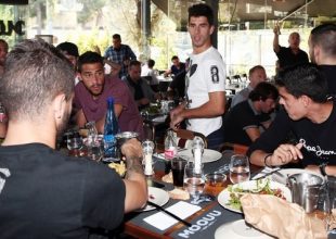 Το γεύμα της ΑΕΚ (PICS)