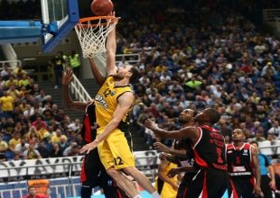 Η πρόκριση στα χέρια της!