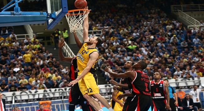 Η πρόκριση στα χέρια της!