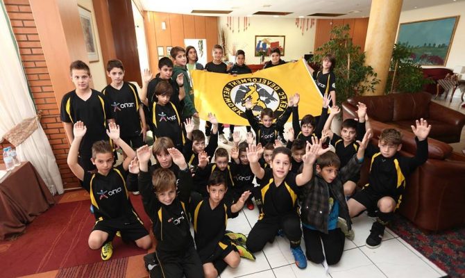 «Ντου» από τους μικρούς ποδοσφαιριστές! (pics)
