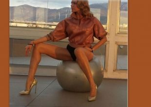 ‘Εριξε το Instagram με τη σέξι φωτογράφισή της η Τζένη Μπαλατσινού
