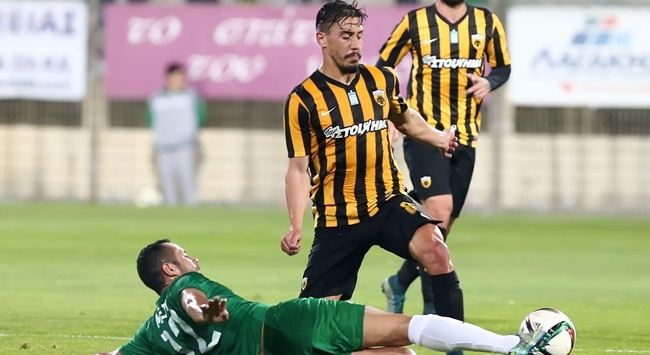 Σιμόες: «Είμαι πολύ καλά στην ΑΕΚ»