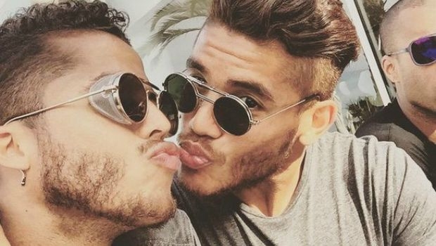 “Ζευγάρι πρώην παίκτες της Μπαρτσελόνα” “Ζευγάρι πρώην παίκτες της Μπαρτσελόνα”