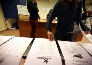 Δημοσκόπηση: Σε απόσταση αναπνοής ΣΥΡΙΖΑ και ΝΔ