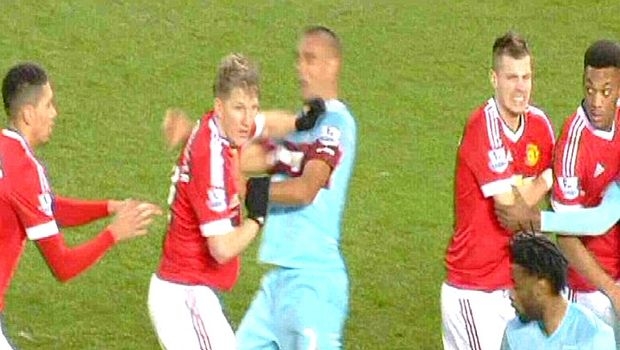 “Καμπάνα” στον Σβαϊνστάιγκερ “Καμπάνα” στον Σβαϊνστάιγκερ