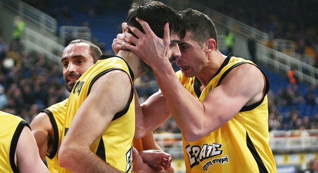 Δεν ακούει τίποτα ο Ντούσαν