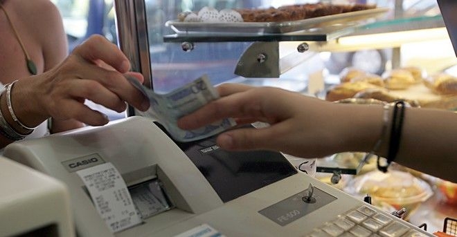 «Τα μαζεύουν» για τις αποδείξεις