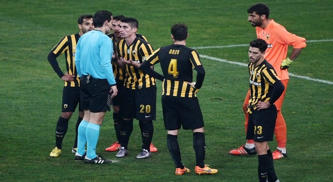 Τα σφυρίγματα που τους… φτιάχνουν