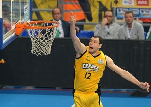 Αποθέωσαν τον Λουκά οι συμπαίκτες του (video)