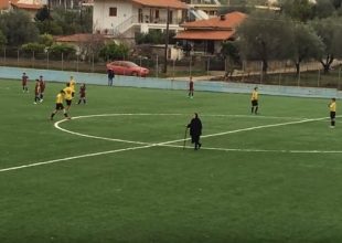 ΕΠΟΣ! Γιαγιά διέκοψε παιχνίδι στη Θεσπρωτία! (vid)