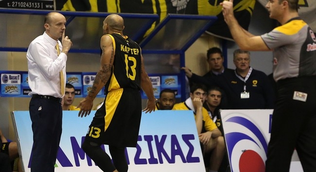 Ζντοβτς: «Όποιος δεν μπορεί, να φύγει»