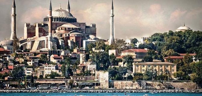 Έκρηξη κοντά στο Μπλε Τζαμί της Κωνσταντινούπολης (vid)