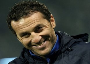 Γκούμας: «Η ΑΕΚ μπορεί να σταματήσει τον Ολυμπιακό»