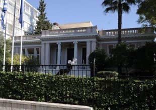 Όχι σε εκλογές και οικουμενική λέει το Μαξίμου