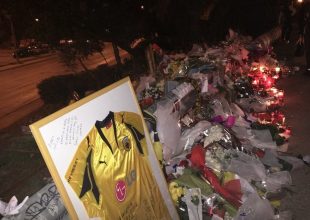Φανέλα της ΑΕΚ στο σημείο που σκοτώθηκε ο Παντελίδης