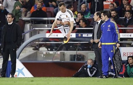 Οι φίλοι της Μπαρτσελόνα αποθέωσαν τον αντίπαλο Τσερίσεβ Οι φίλοι της Μπαρτσελόνα αποθέωσαν τον αντίπαλο Τσερίσεβ