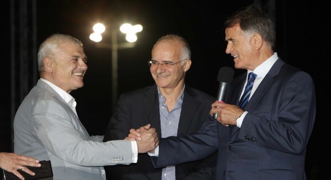 Μητσικώστας: «Κλαίνε οι χήρες, κλαίν και οι παντρεμένες»