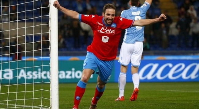 Ο Ιγκουαΐν “κατάπιε” Ικάρντι και Τονι Ο Ιγκουαΐν “κατάπιε” Ικάρντι και Τονι