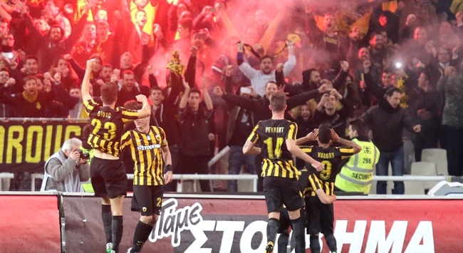 Έτσι έζησε ο πάγκος της ΑΕΚ το γκολ (vid)