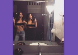 Kardashian – Ratajkowski: Ποζάρουν γυμνόστηθες και κάνουν άσεμνη χειρονομία