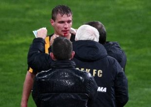 Με ράμματα στο αριστερό φρύδι αποχώρησε ο «Κόλο»