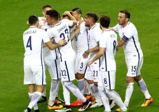 Πρώτη νίκη με Σκίμπε, 2-1 η Εθνική το Μαυροβούνιο