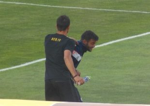 Αγκαλιές, φιλιά και… φάπες (Pics)