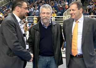 Δεν αλλάζει πόστα ο Αλεξίου