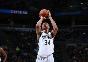 Άγγιξε το triple-double ο Αντετοκούνμπο, στην παράταση οι Μπακς