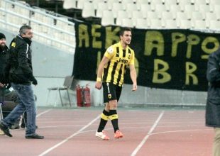 Ακάθεκτος ο Λαμπρόπουλος