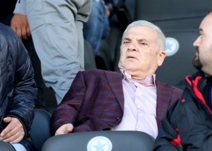 Πήγε στα αποδυτήρια της ΑΕΚ ο Μελισσανίδης