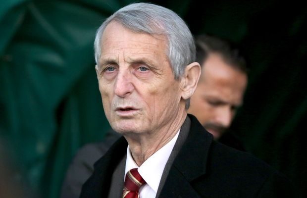ΕΠΟ: «Η κρίση θα λήξει από αυτόν που την προκάλεσε»