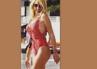 Κωνσταντίνα Σπυροπούλου: Κόλαση με το σέξι ολόσωμο μαγιό της