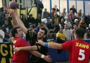 Ρήξη πρόσθιου χιαστού ο Κουμαραδέλης