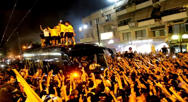 Εμείς ακόμα το γλεντάμε! (videos)